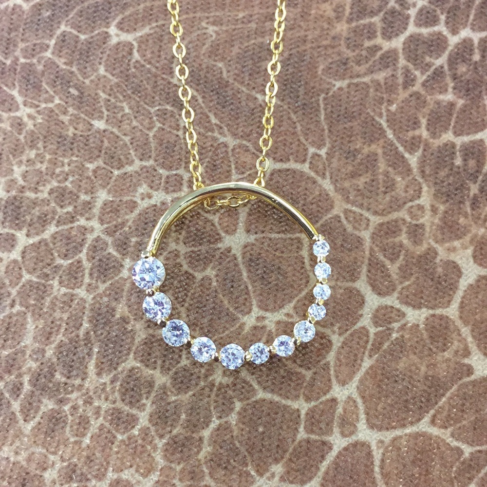 Austrian Crystal Necklace - Picture 5 of 6